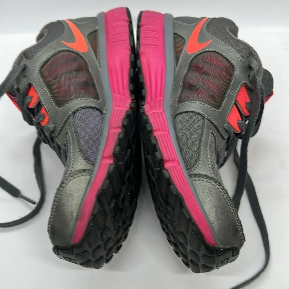 Nike Women's Gray and Hot Pink dual fusion ST2 Athletic Shoes